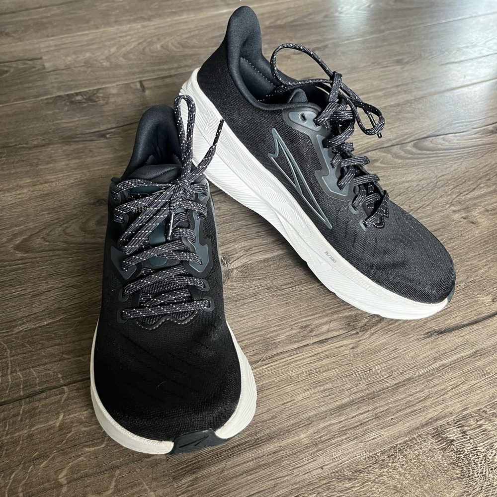 Altra Womens Experience Flow road running shoes 8.5